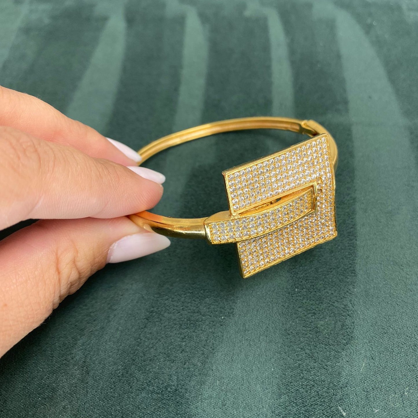 Gold Bracelet with zirconia