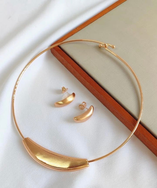 Earrings oval gold