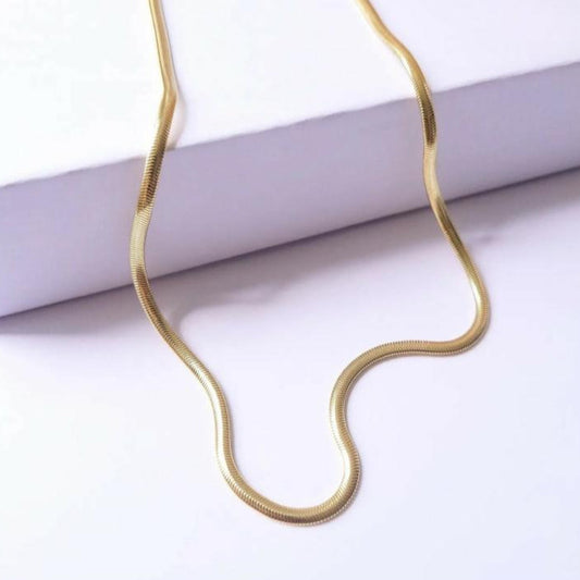 18 Gold Plated Ribbon Model Necklace